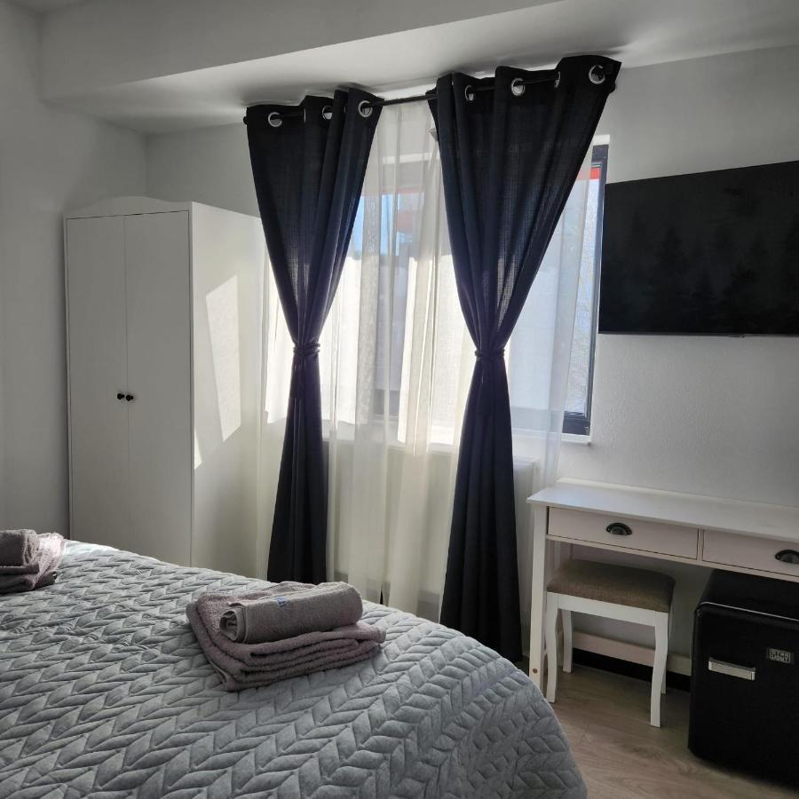 My Room Accommodation Curtea de Argeş エクステリア 写真